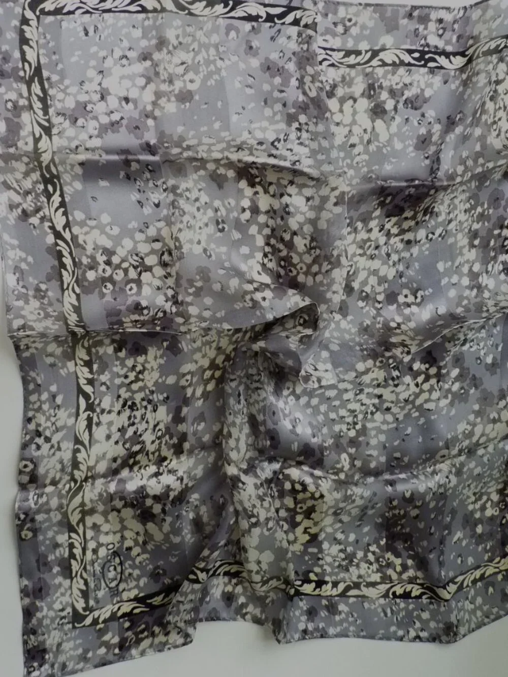 Oscar de La Renta silk bandana scarf 20x20